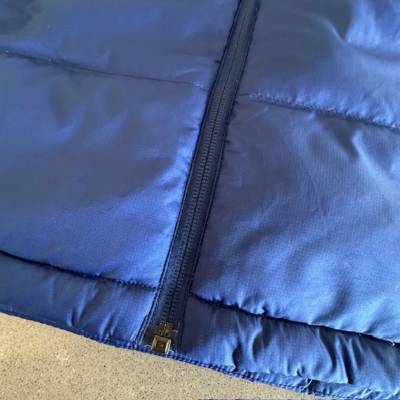 The North Face Men's Blue Puffer Vest - Picture 4 of 8